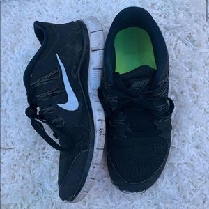 Nike women’s gym shoes